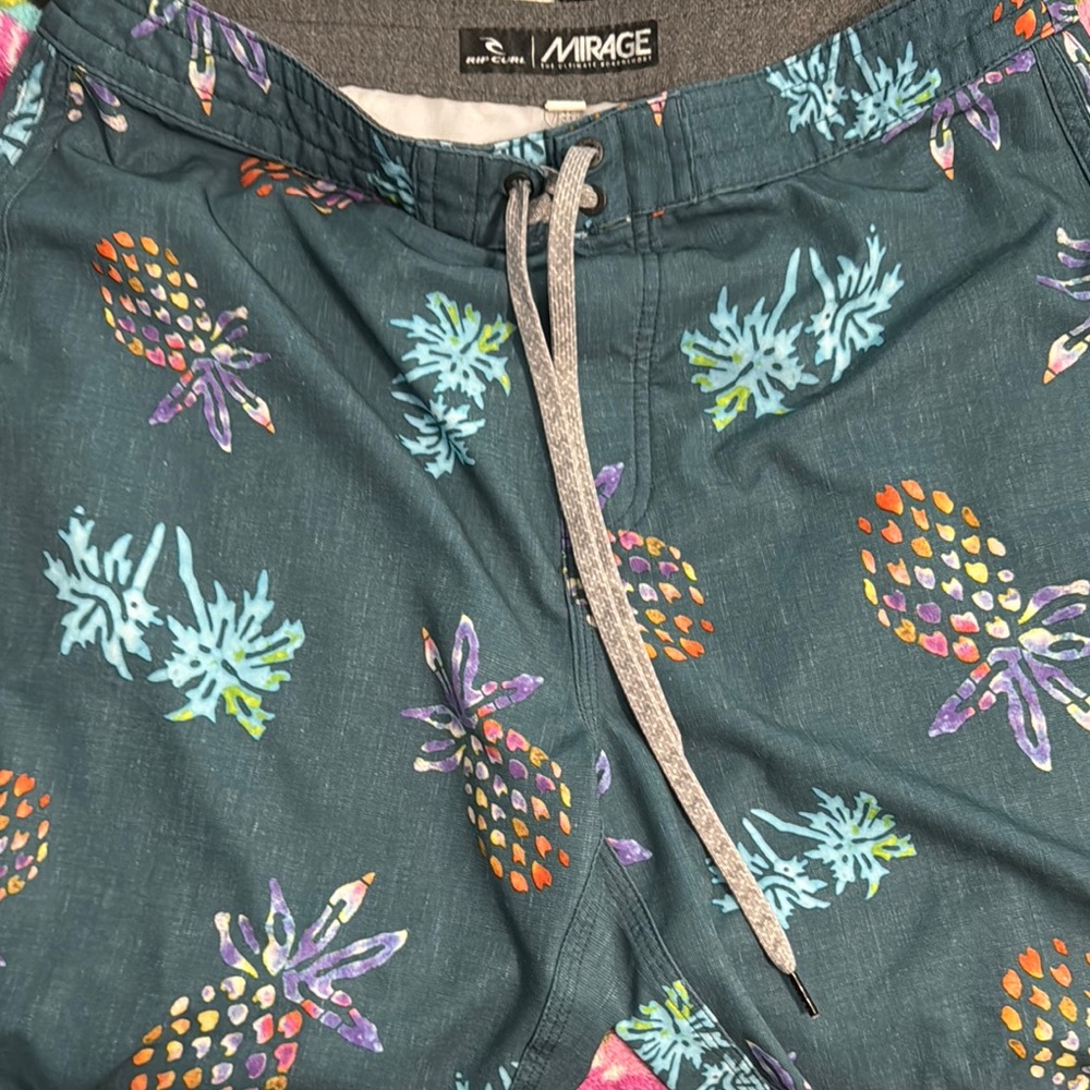 Rip Curl Pineapple Print Hybrid Shorts - Multicolor
